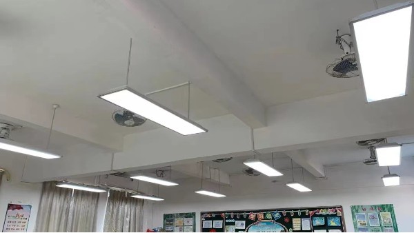 海南公辦普通中學(xué)教室照明改造實(shí)現(xiàn)全覆蓋