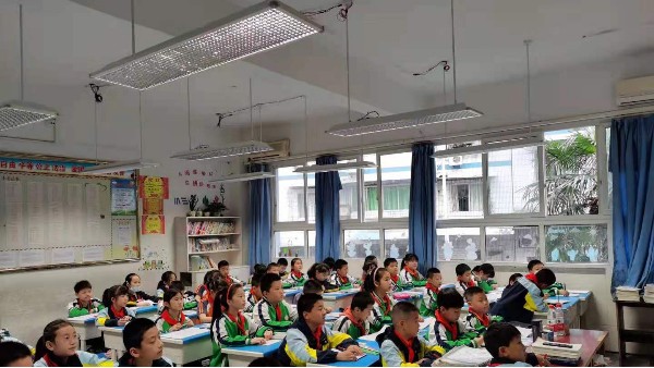 案例｜重慶市豐都縣第一小學(xué)教室照明改造，呵護(hù)學(xué)生視力健康